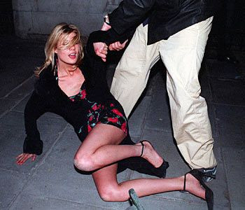 Ünlüler de düşer