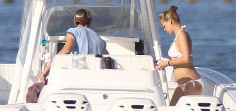 Anna Kournikova Maxime soyundu