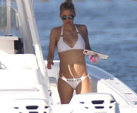 Anna Kournikova Maxime soyundu