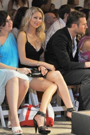 Anna Kournikova Maxime soyundu