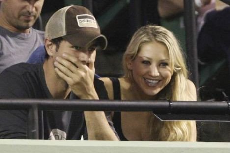 Anna Kournikova Maxime soyundu