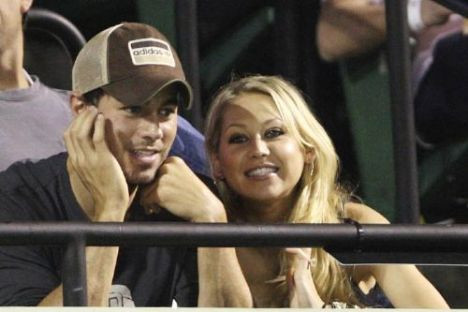 Anna Kournikova Maxime soyundu
