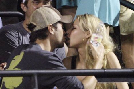 Anna Kournikova Maxime soyundu