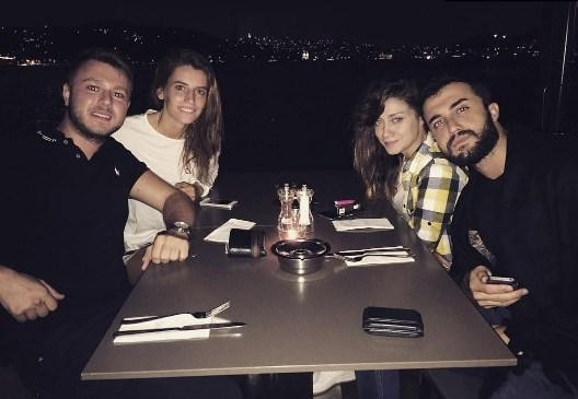 Ünlülerin Sosyal Medya Paylaşımları Ünlülerin Sosyal Medya Paylaşımları