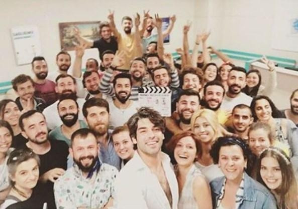 Ünlülerin Sosyal Medya Paylaşımları Ünlülerin Sosyal Medya Paylaşımları
