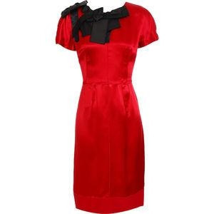 Kırmızı elbise giymek, cesaret ister