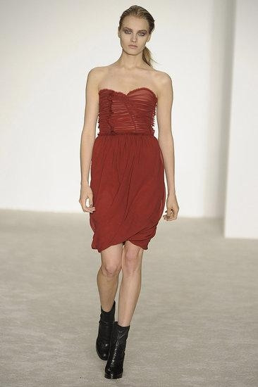 Kırmızı elbise giymek, cesaret ister