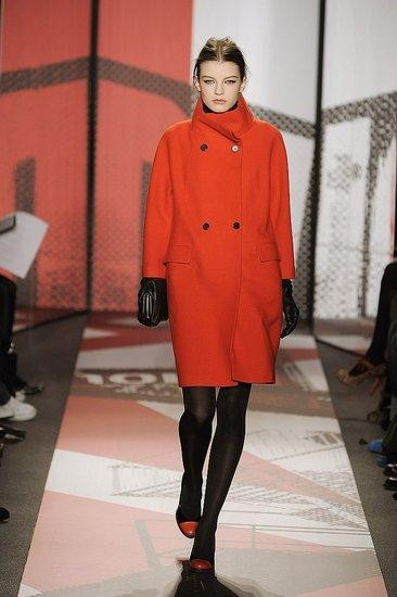 Kırmızı elbise giymek, cesaret ister