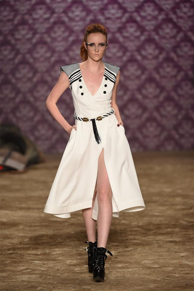 İstanbul Moda Haftası Hakan Akkaya Defilesi