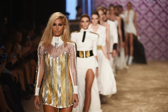 İstanbul Moda Haftası Hakan Akkaya Defilesi