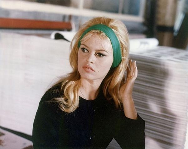 Birigitte Bardot Bandalı ve Dalgalı Sarışın Modeli