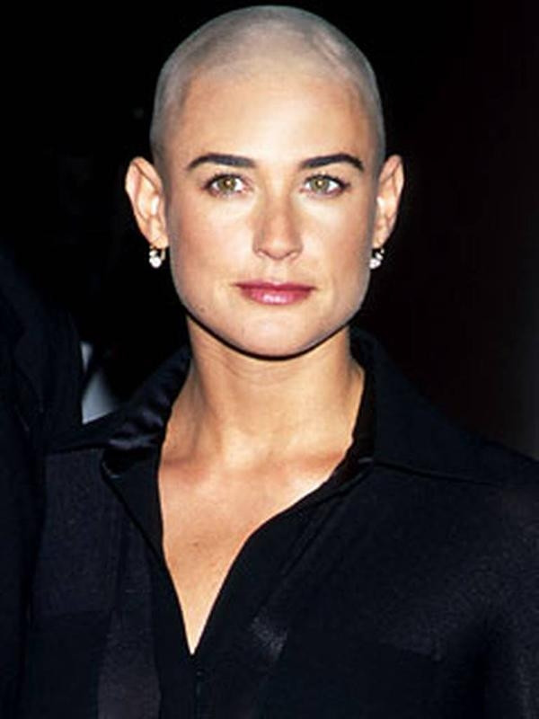 Demi Moore Saçsız saç modeli