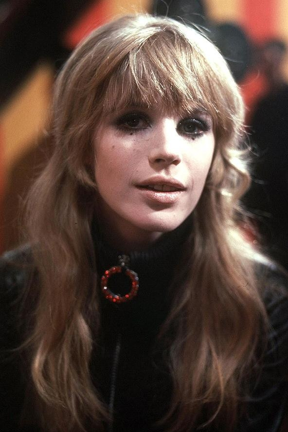 Marianne Faithfull Katmanlı Kakül Saçı