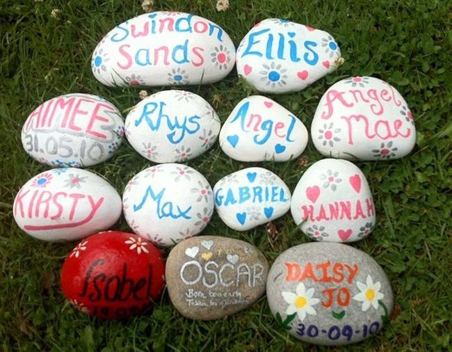 Üzeri Yazılı Çakıl Taşları