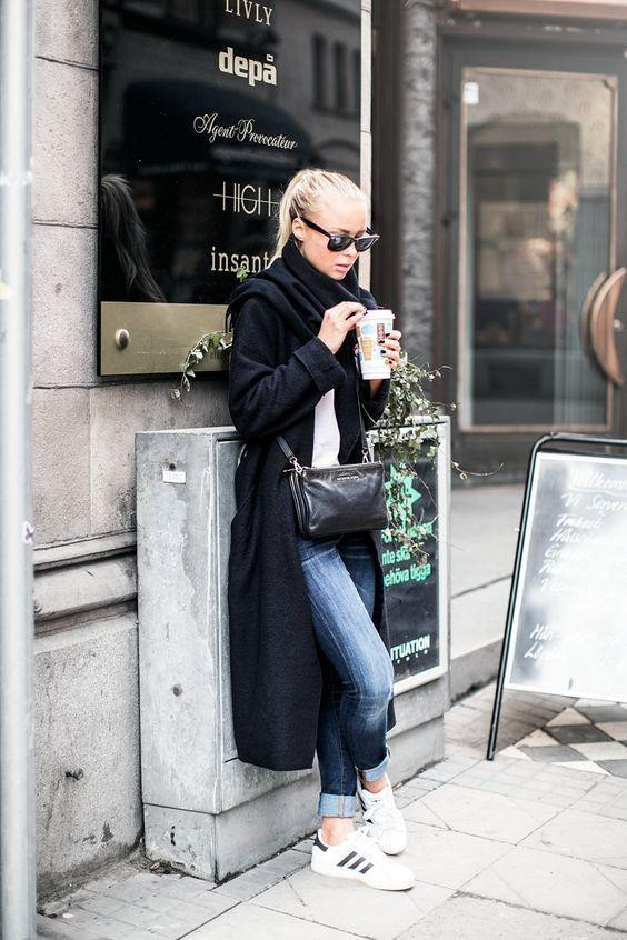 Spor Ayakkabı ve Kaban Kombin Önerileri