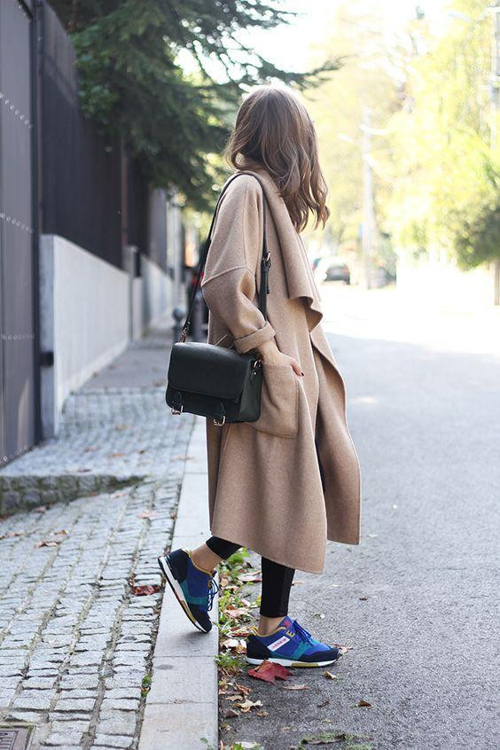 Spor Ayakkabı ve Kaban Kombin Önerileri