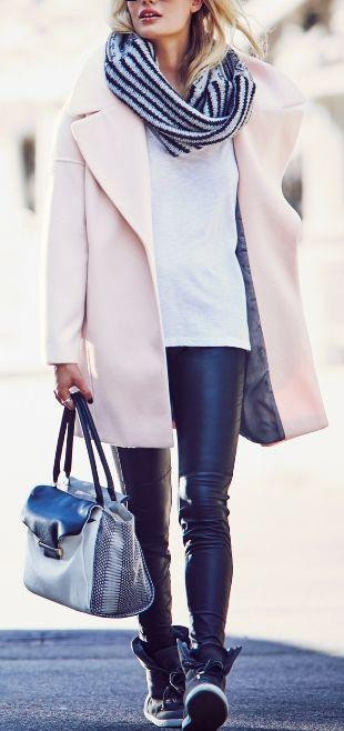 Spor Ayakkabı ve Kaban Kombin Önerileri