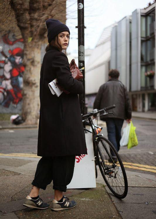 Spor Ayakkabı ve Kaban Kombin Önerileri