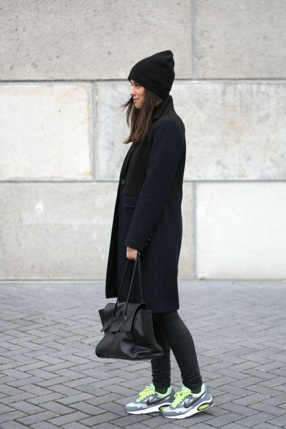 Spor Ayakkabı ve Kaban Kombin Önerileri