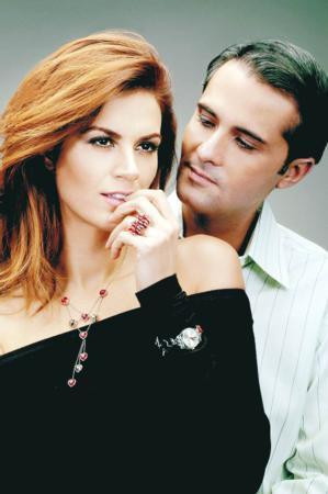 Gece güzel,Tülin güzel,kafam güzel Gece güzel,Tülin güzel,kafam güzel