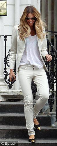 Eski model Elle Mcpherson, her gün farklı bir kıya