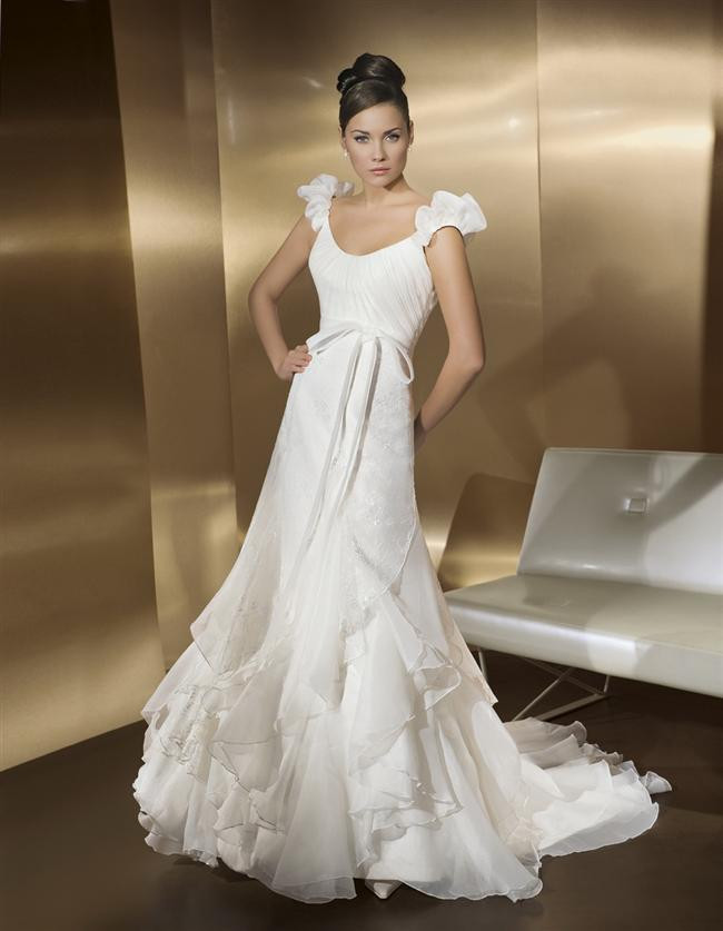 2016 Askılı Gelinlik Modelleri 2016 Askılı Gelinlik Modelleri