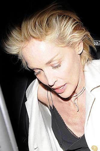 Uyqu tabletkalari ostida uxlayotgan odamlar pornosi