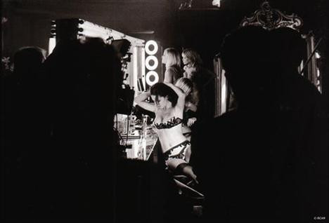 Victorias Secret defilesinin podyum arkası