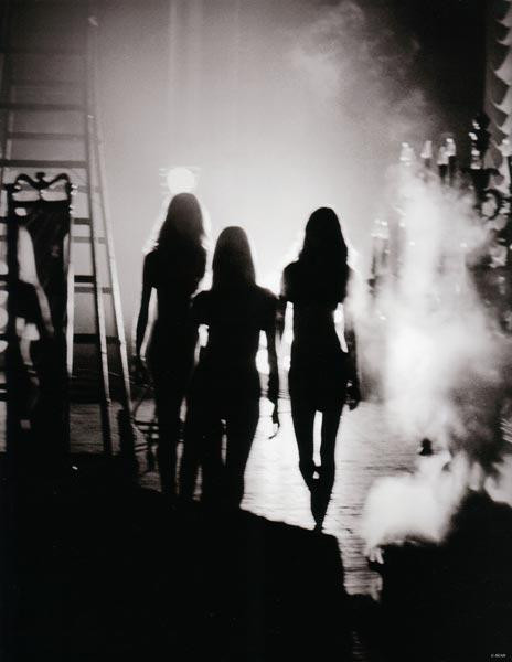 Victorias Secret defilesinin podyum arkası