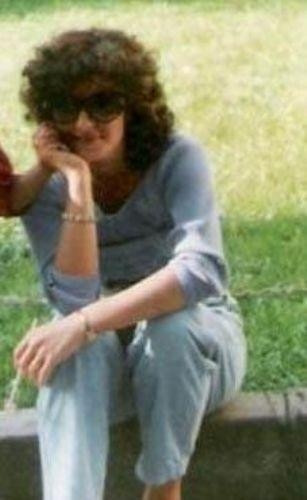 Sanki annesi değil kardeşi