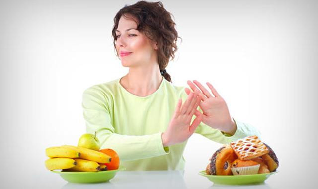 Yeni bir yıla girerken öncelikle bugüne kadar size kilo olarak geri dönen yanlışlarınızı bir kenara yazın ve “bunları bir daha asla yapmayacağım” diye kendinize söz verin. Hem fit hem de sağlıklı bir yıl geçirmek için ise bu kurallara dikkat edin.Uzman Diyetisyen Nilay Keçeci Arpacı “2017 yılında sağlıklı ve fit olmak için” yapılması gerekenleri anlattı. Yeni bir yıla girerken öncelikle bugüne kadar size kilo olarak geri dönen yanlışlarınızı bir kenara yazın ve “bunları bir daha asla yapmayacağım” diye kendinize söz verin. Hem fit hem de sağlıklı bir yıl geçirmek için ise bu kurallara dikkat edin.Uzman Diyetisyen Nilay Keçeci Arpacı “2017 yılında sağlıklı ve fit olmak için” yapılması gerekenleri anlattı.