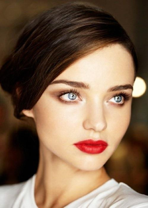 Şarap Tonlu Rujlar Yerine Meyve Tonlarına Sahip Rujlar