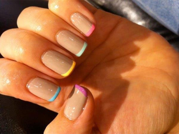 Yarım Ay Manikürü Yerine Renkli French Manikür