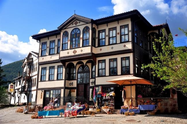 Taraklı