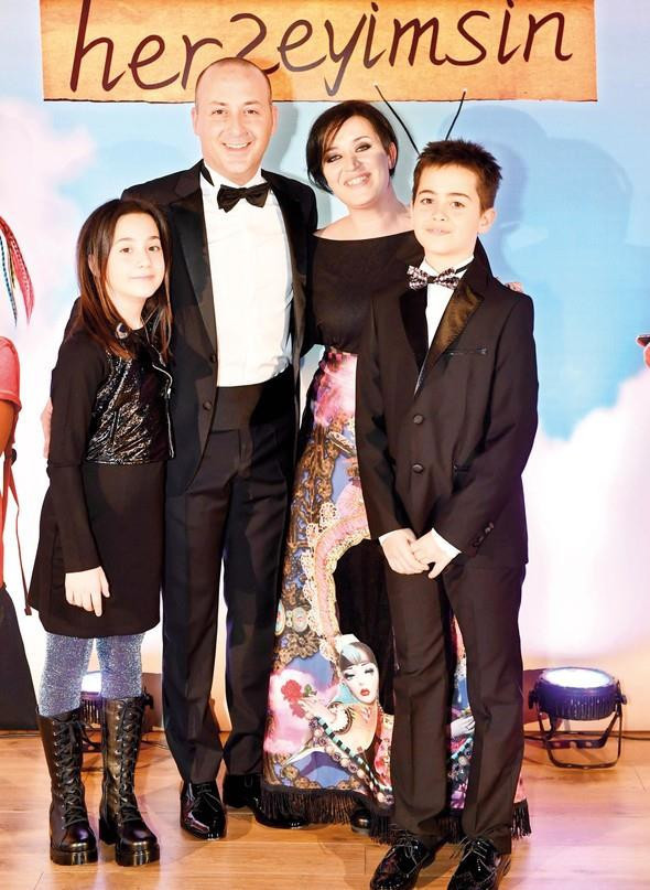 Galaya Ünlüler Akın Etti Galaya Ünlüler Akın Etti