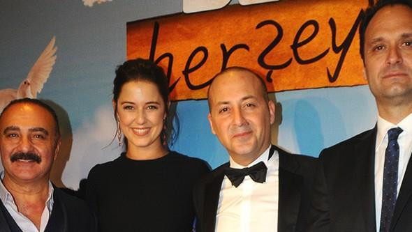 Galaya Ünlüler Akın Etti Galaya Ünlüler Akın Etti