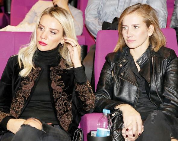 Galaya Ünlüler Akın Etti Galaya Ünlüler Akın Etti