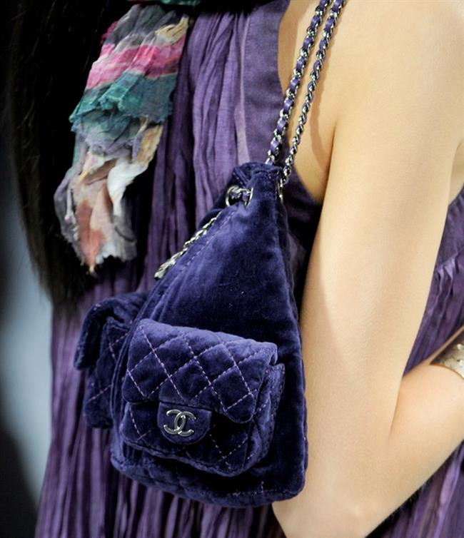 Sezonun Trendi Kadife Kıyafetler