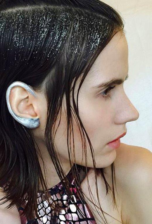 Yeni Trend:Kulak Makyajı