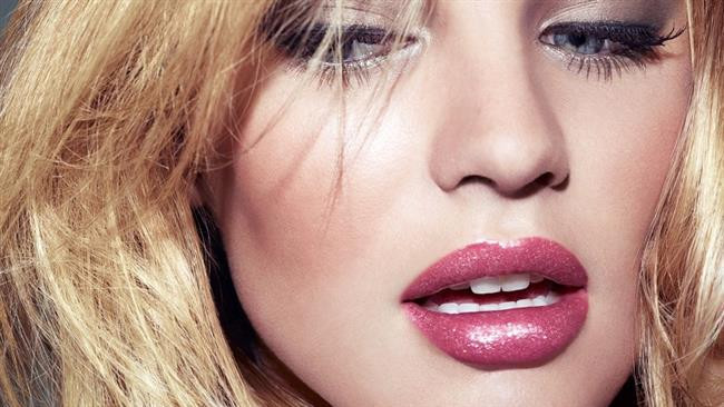 Etkileyici Yılbaşı Makyajı Nasıl Yapılır