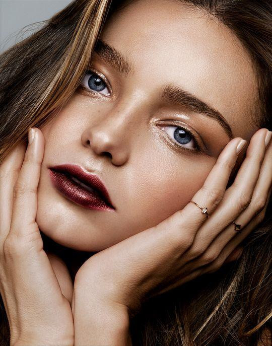 Aydınlık ve Islak Görünümlü Ciltler