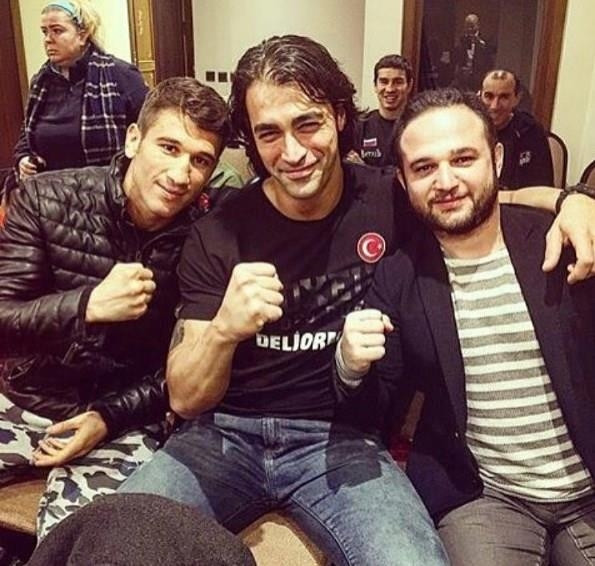 Sosyal Medyada Ünlüler 14 & 19 Ocak