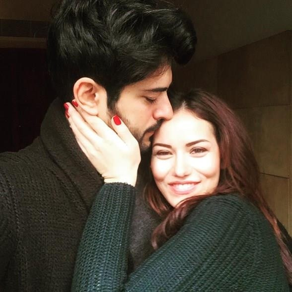 Fahriye Evcen ve Burak Özçivit Aşk Fotoğrafları