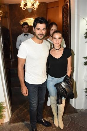 Fahriye Evcen ve Burak Özçivit Aşk Fotoğrafları