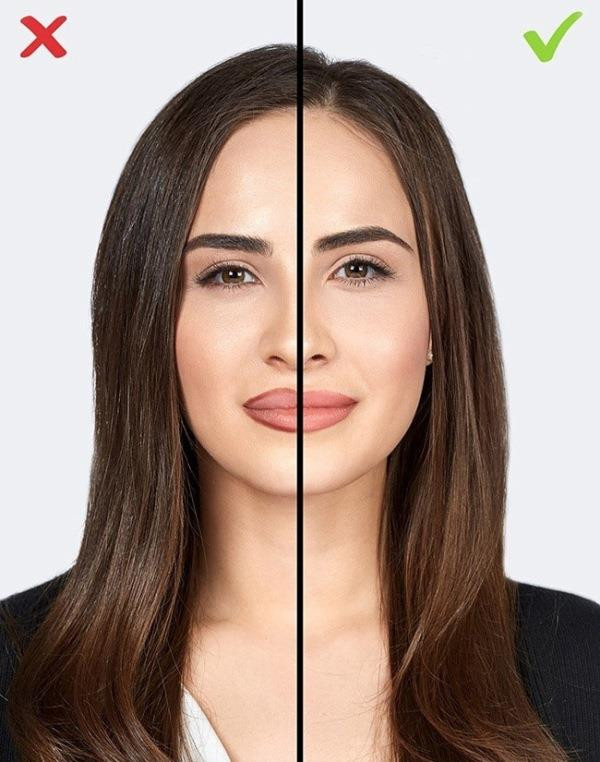 Dudak çizgilerini gölgelemeyi unutmak Dudak çizgilerini gölgelemeyi unutmak