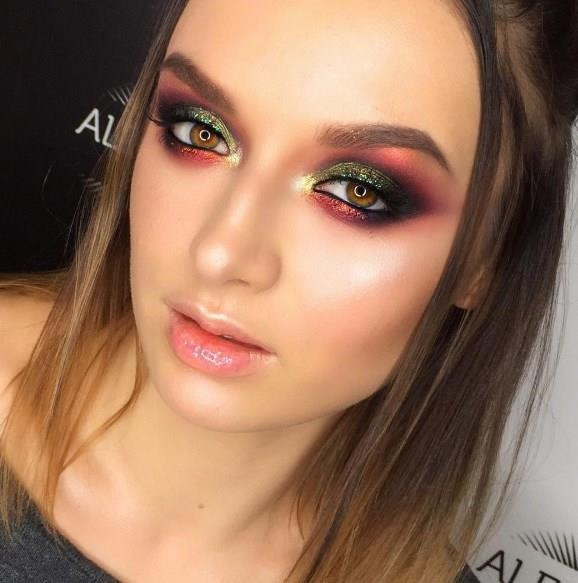 Yeni Trend: Glitter Makyajı Yeni Trend: Glitter Makyajı