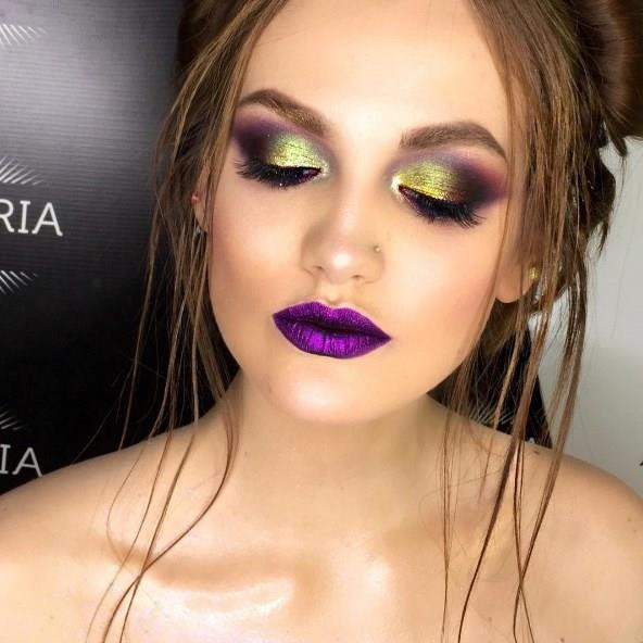 Yeni Trend: Glitter Makyajı Yeni Trend: Glitter Makyajı