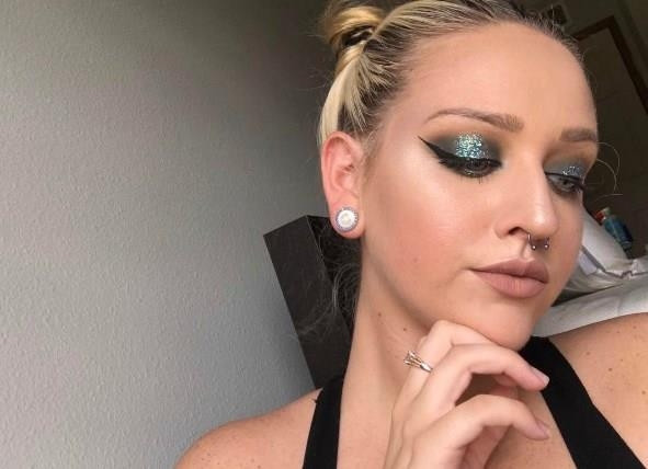 Yeni Trend: Glitter Makyajı Yeni Trend: Glitter Makyajı