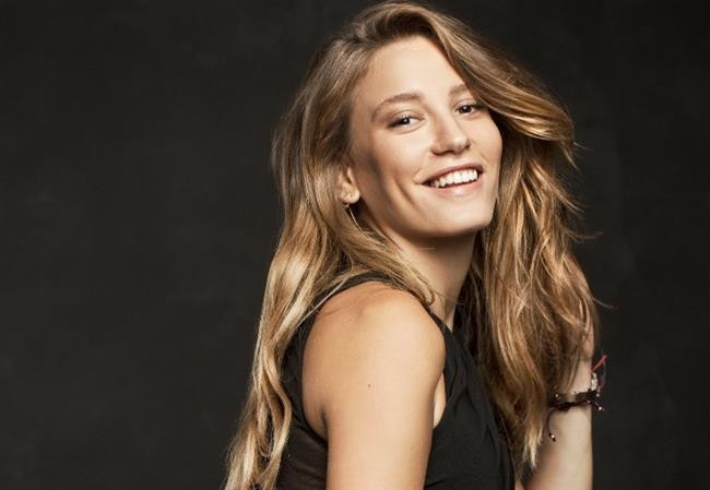 Serenay Sarıkaya