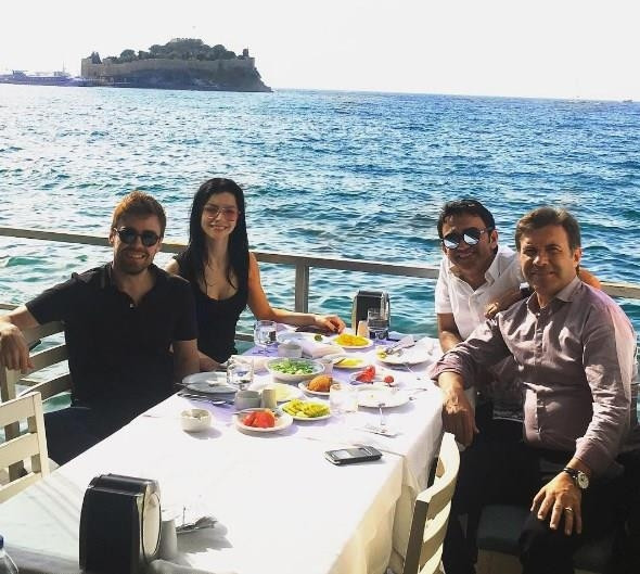 28 Nisan & 04 Mayıs Sosyal Medyada Ünlüler